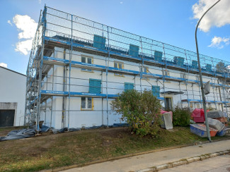 Pfarrhaus mit Gerüst