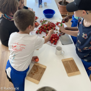 Erdbeeren waschen